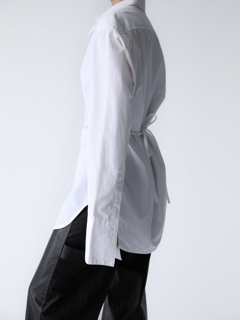 PADDED SHOULDER BUTTON DOWN COTTON SHIRT